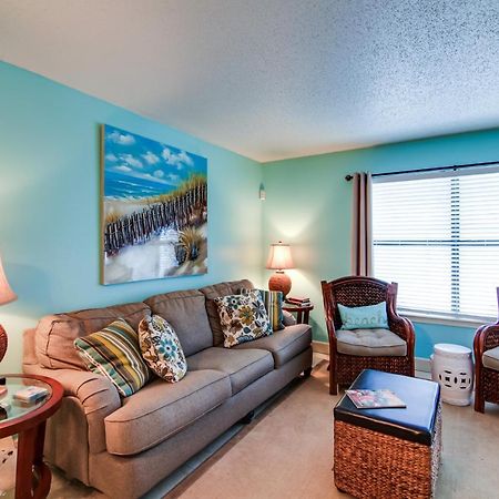 Destin Townhome With Balcony - Walk To The Beach! Exterior photo